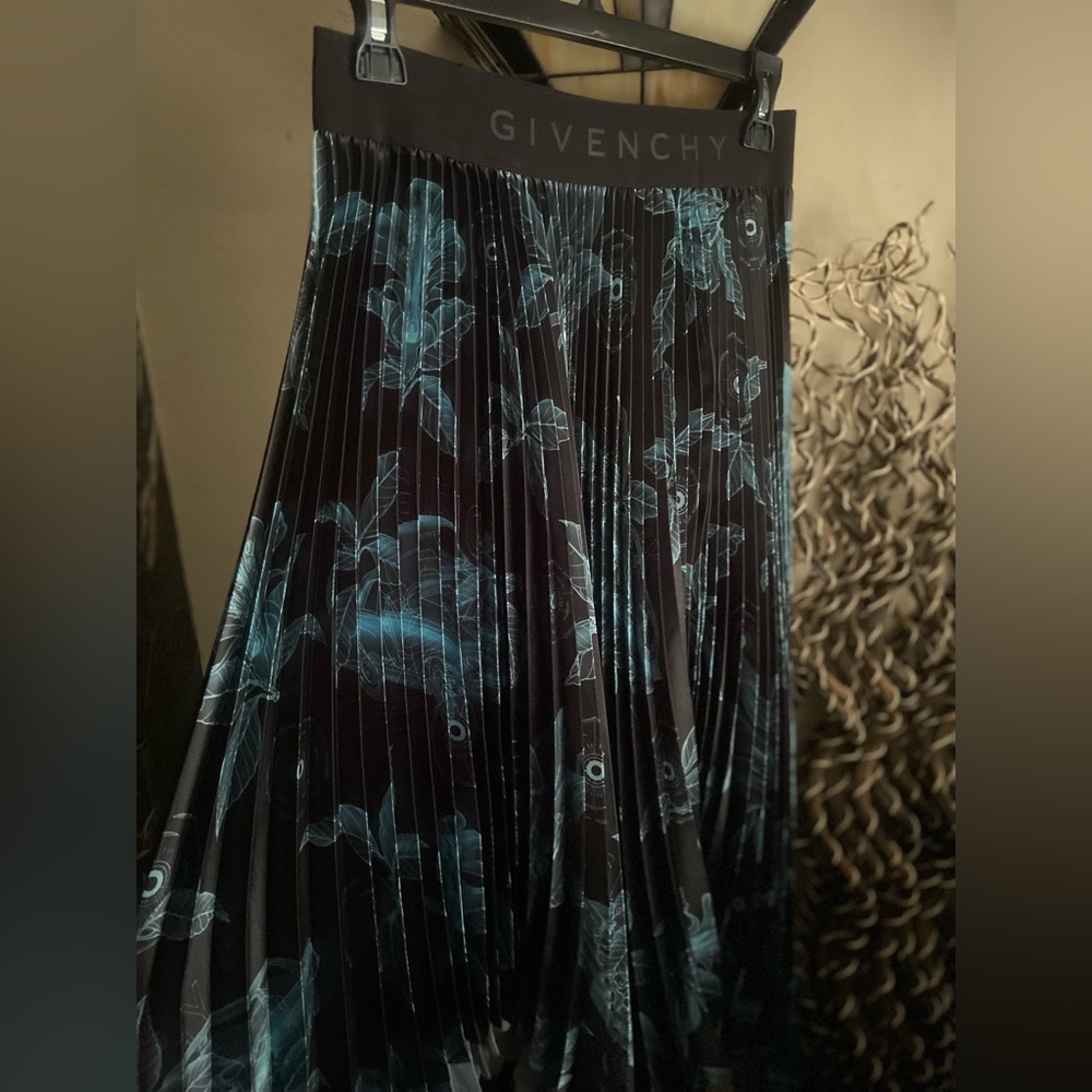 Givenchy Pleated Floral Midi Skirt - Picture 6 of 16